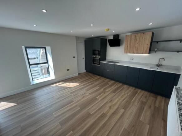 Kitchen / Lounge