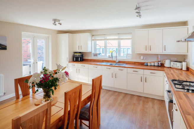 Kitchen / Dining Room