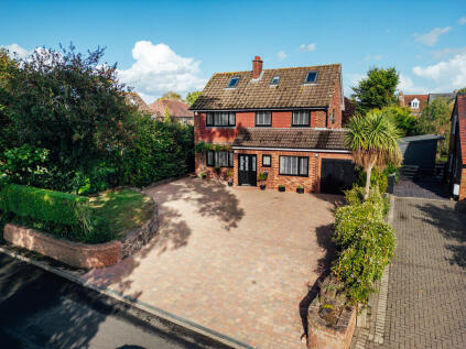 Shadows, Old Road South, Kempsey, Worcester, Worcestershire.
