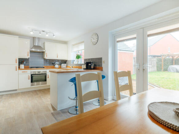 Kitchen / Dining Room