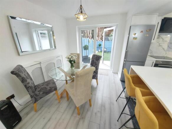 KITCHEN/DINER