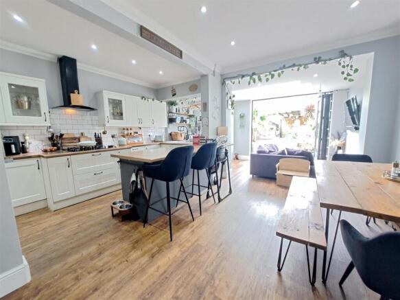 Open Plan Kitchen/Diner/Family Room