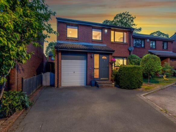 Stylish Family Home in a Peaceful LS8 Cul-de-Sac