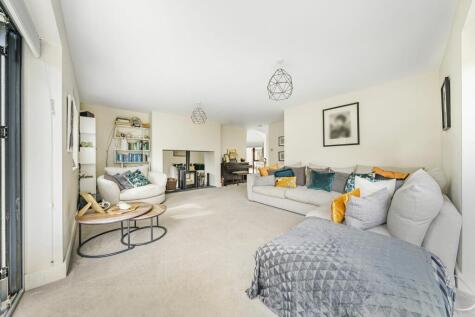 The Warren, Selling, ME13