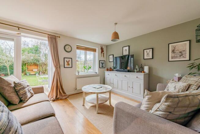 Living/Dining Room (2)
