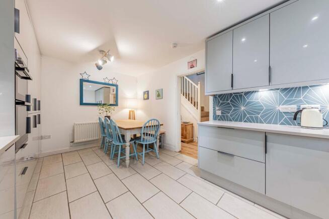 Kitchen/Dining Room (3)
