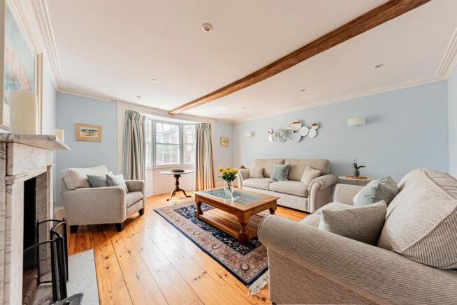 Living Room (2)