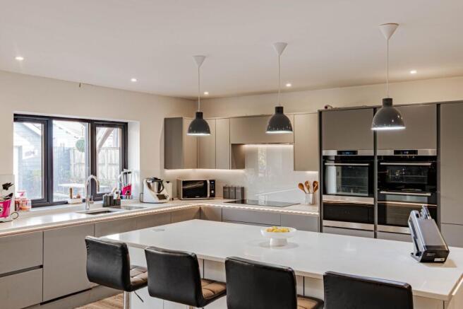 Kitchen/Dining Room (1)