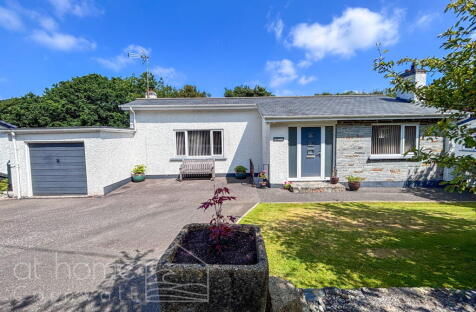 Brannel Road, Coombe - Beautifully presented 3/4 bedroom detached family home