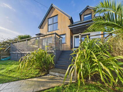 Coombe View, Perranporth - Coastal Family 4 Bed Home with Exceptional Panoramic Valley Views