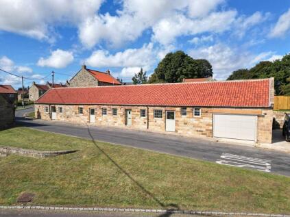 Cross Farm Buildings, Egton