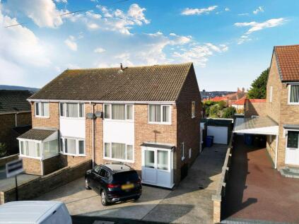 18 Captain Cook Crescent, Whitby