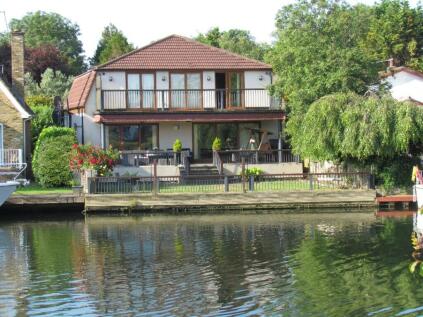Riverside, Staines, Surrey, TW18