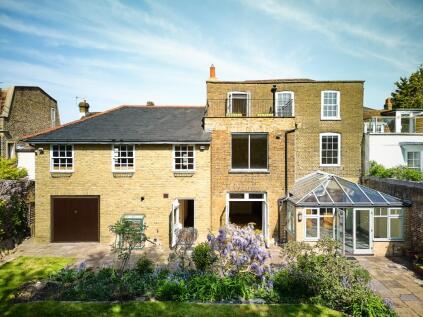 Thames Street, Sunbury-On-Thames, Surrey, TW16