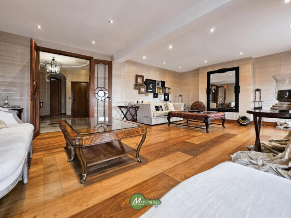 Stunning Four Bedrooms Two Bathroom Flat