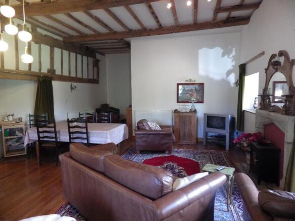 Living area.JPG