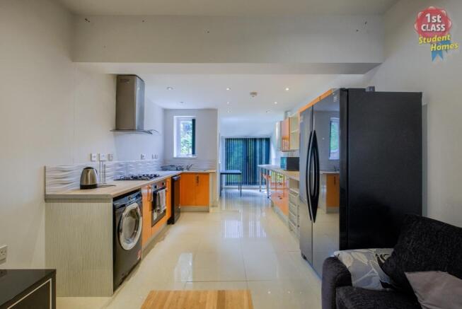 Kitchen/Living Room 