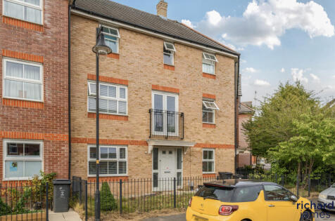 Marbeck Close, Redhouse, Swindon, SN25