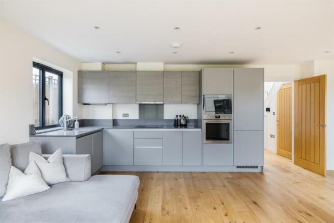 Sewardstone Road E4