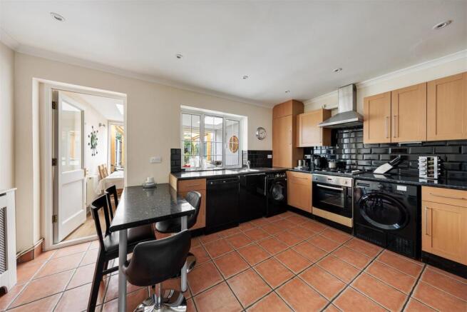 Malvern Avenue E4