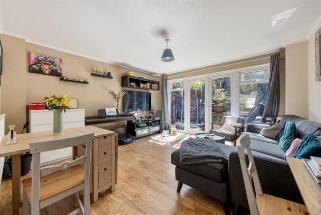 Wyemead Crescent, E4