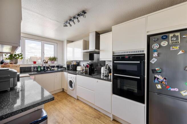 Wyemead Crescent, E4
