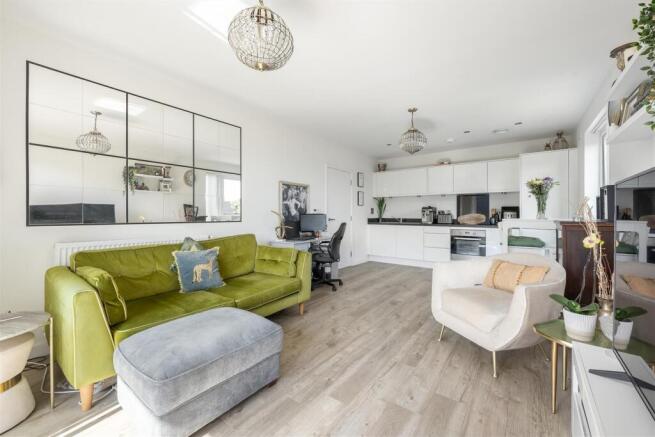 Merriam Close, E4