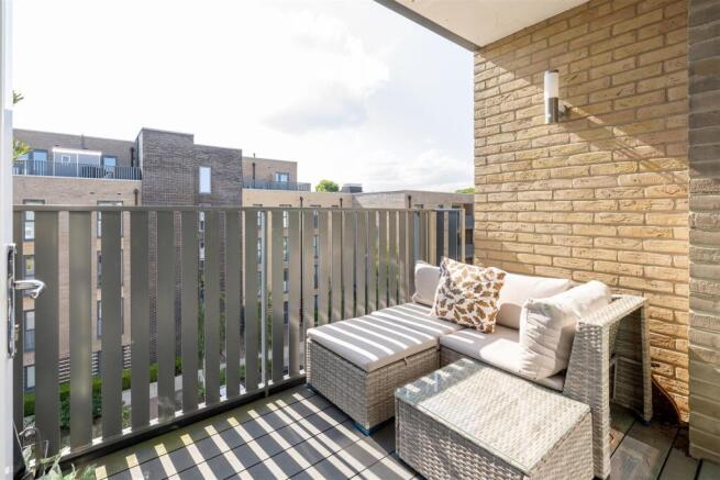 Merriam Close, E4