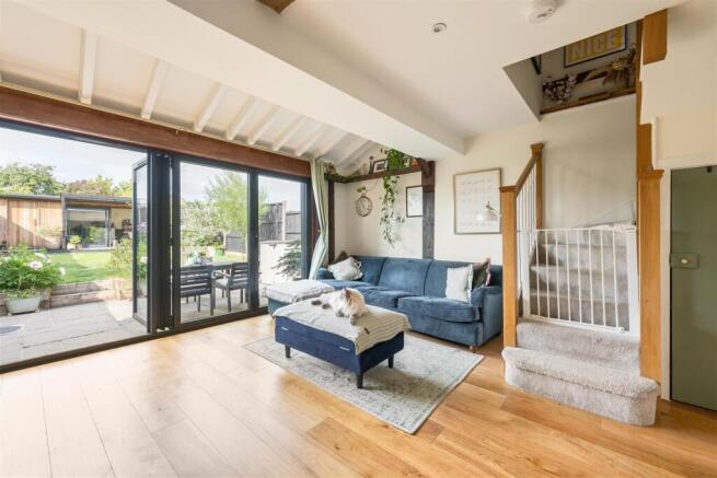 Sewardstone Road, E4