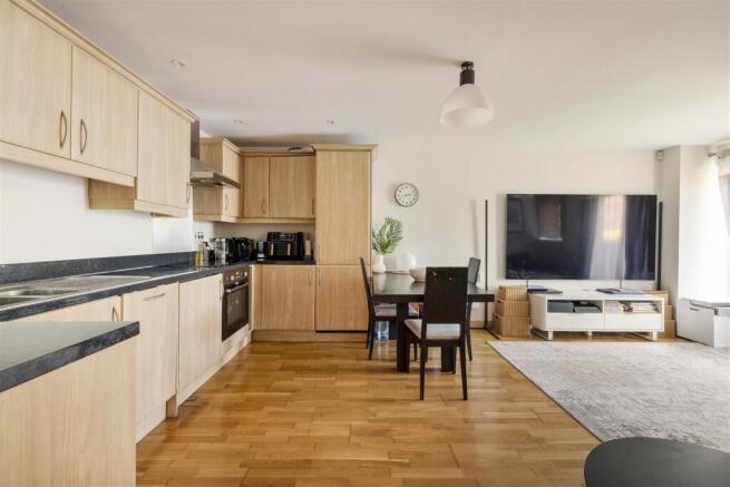 Mornington Road, IG8