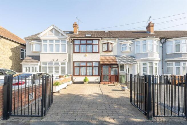Larkswood Road, E4