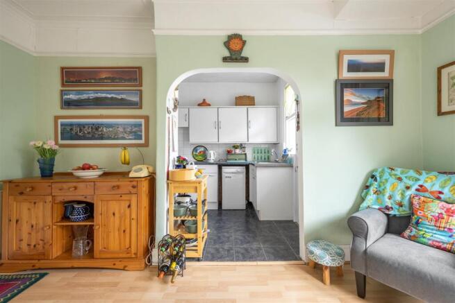 Whitehall Gardens, E4