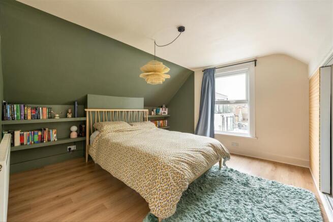 Queens Grove Road E4