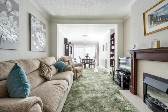 Larkswood Road E4