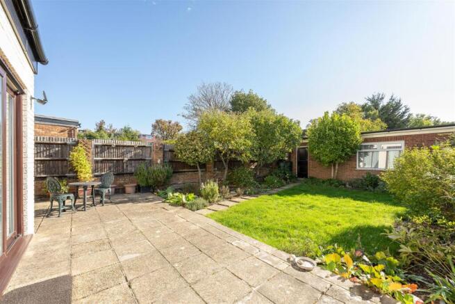 Larkswood Road E4