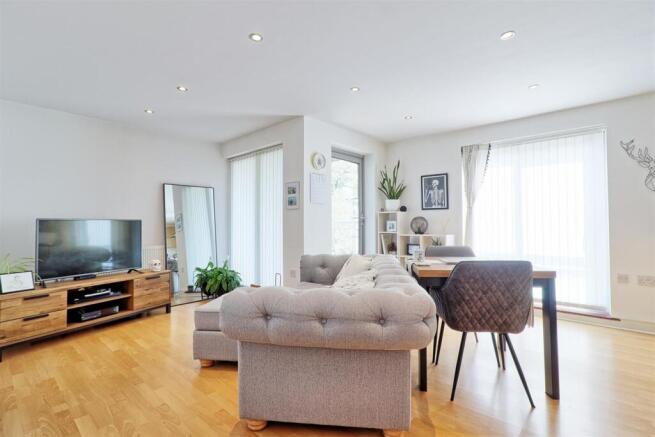 IMG_0797_8_9_easyHDR-interior3.jpg