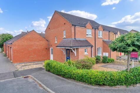 Siskin Close, Royston, SG8