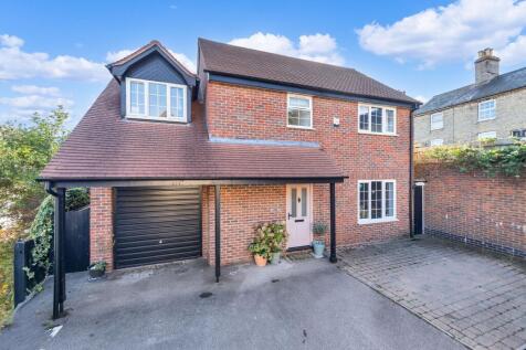 Princes Mews, Royston, SG8