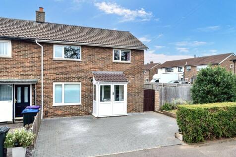 Field Crescent, Royston, SG8