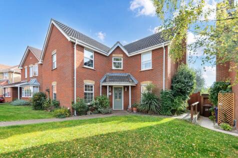 Fieldfare Way, Royston, SG8