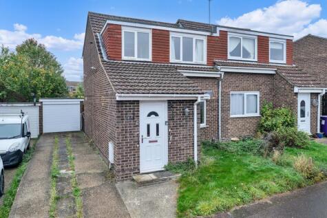 Yeats Close, Royston, SG8