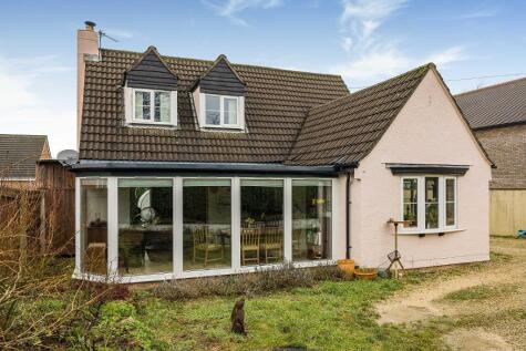 Bristol Road, Cambridge, Gloucester, GL2 7BG