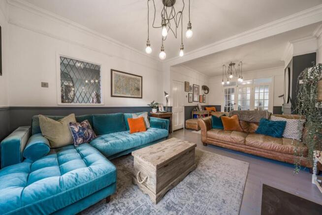 LIVING / FAMILY ROOM
