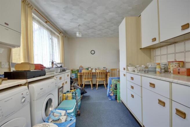 KITCHEN / DINER