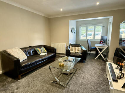 Faversham Road, Ashford, TN24 9