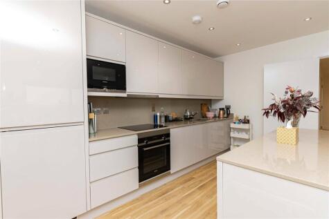 Lismore Boulevard, Colindale Gardens, Colindale, NW9