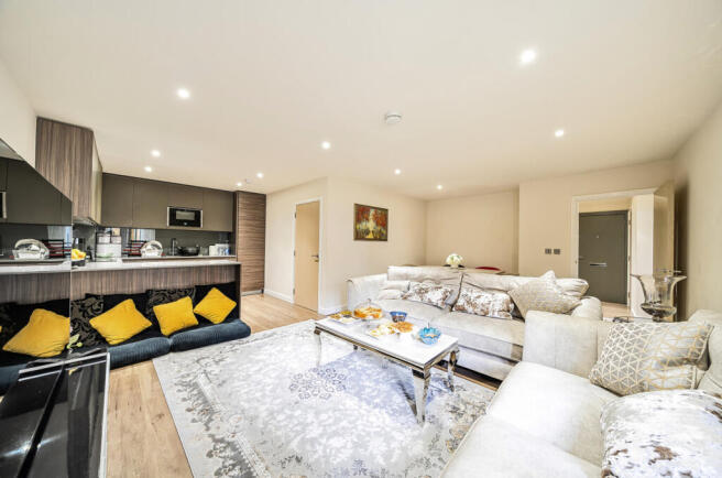 1303287-9-6839d34...