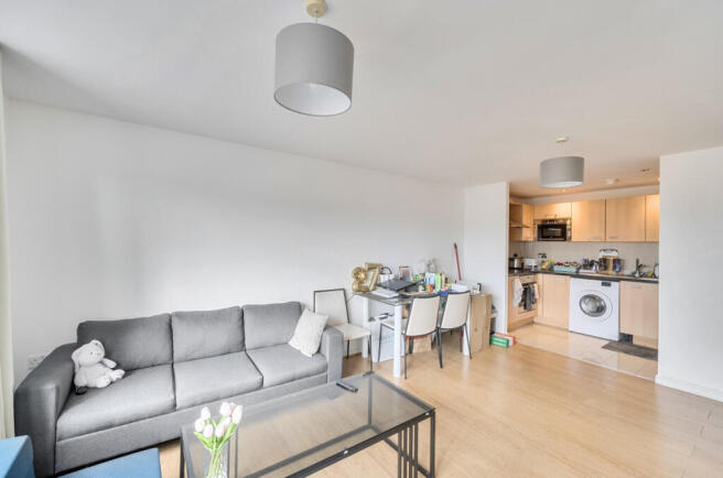 1359776-8-68d7c51...