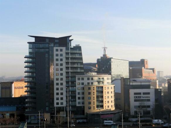 Skyline_Apartments,_Leeds,_West_Yorkshire..jpg