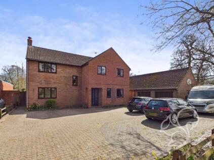 Eastwood Drive, Highwoods